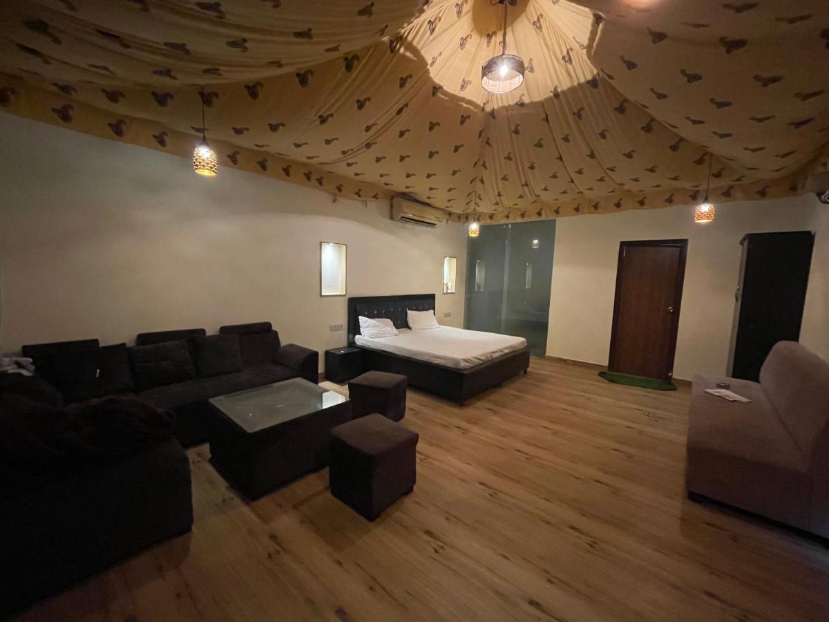 The Rustic Villa, A Stay With Luxuries Amenities And Exotic Nature Dźajpur Zewnętrze zdjęcie